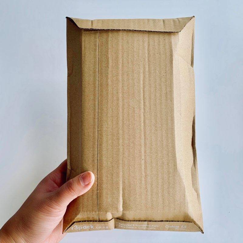 Cushioned paper courier bags